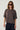 N-Murphie Top Dalma Blue Stripe fra Noella er en stripete topp med rund hals, korte ermer, senkede skuldre og en komfortabel Loose Fit-passform.