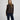 Modell med MSCHAgatha East Pullover Dark Brown fra MSCH Copenhagen – mørkebrun finstrikket genser med rund hals og lange ermer.