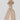 Modell med MSCH Copenhagen Bondie Hope Hood Scarf Beige – ribbestrikket beige hetteskjerf med hetten trukket over hodet og lange ender rundt halsen.